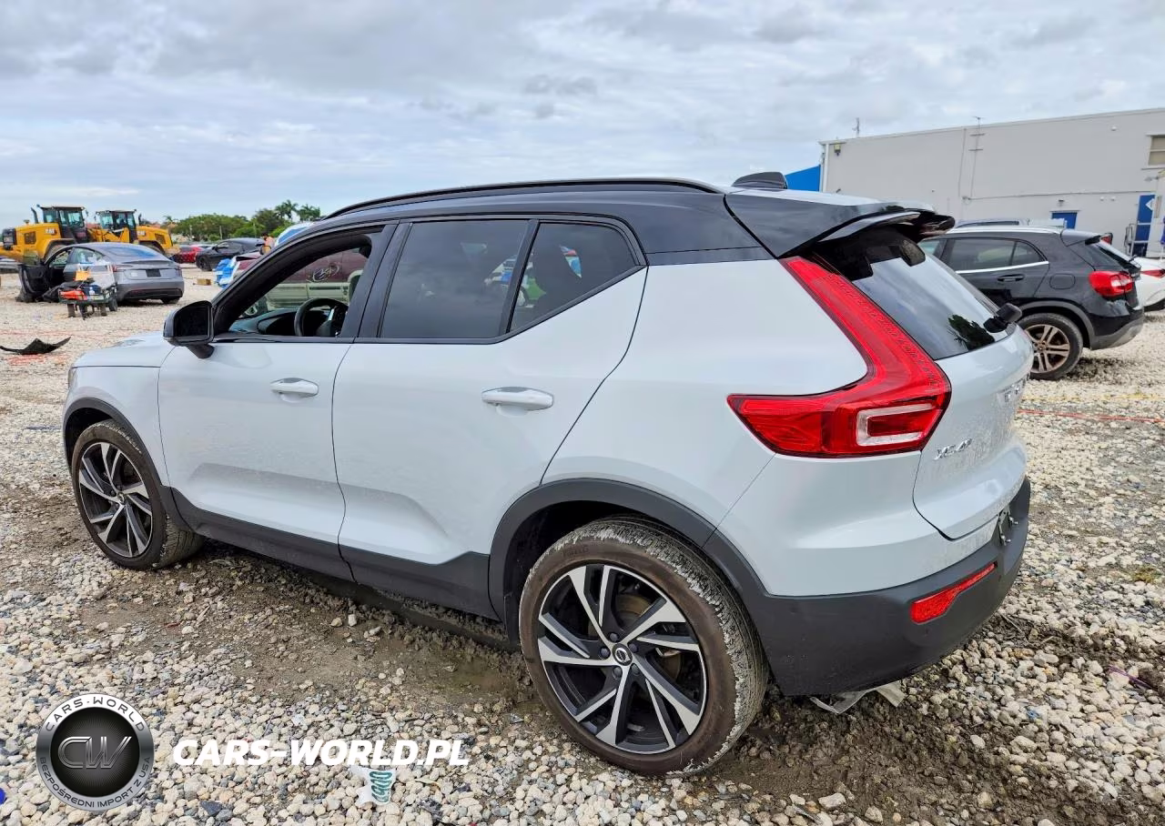 2021 Volvo Xc40 T5 R-Design VIN:YV4162UM7M2482856 - 2