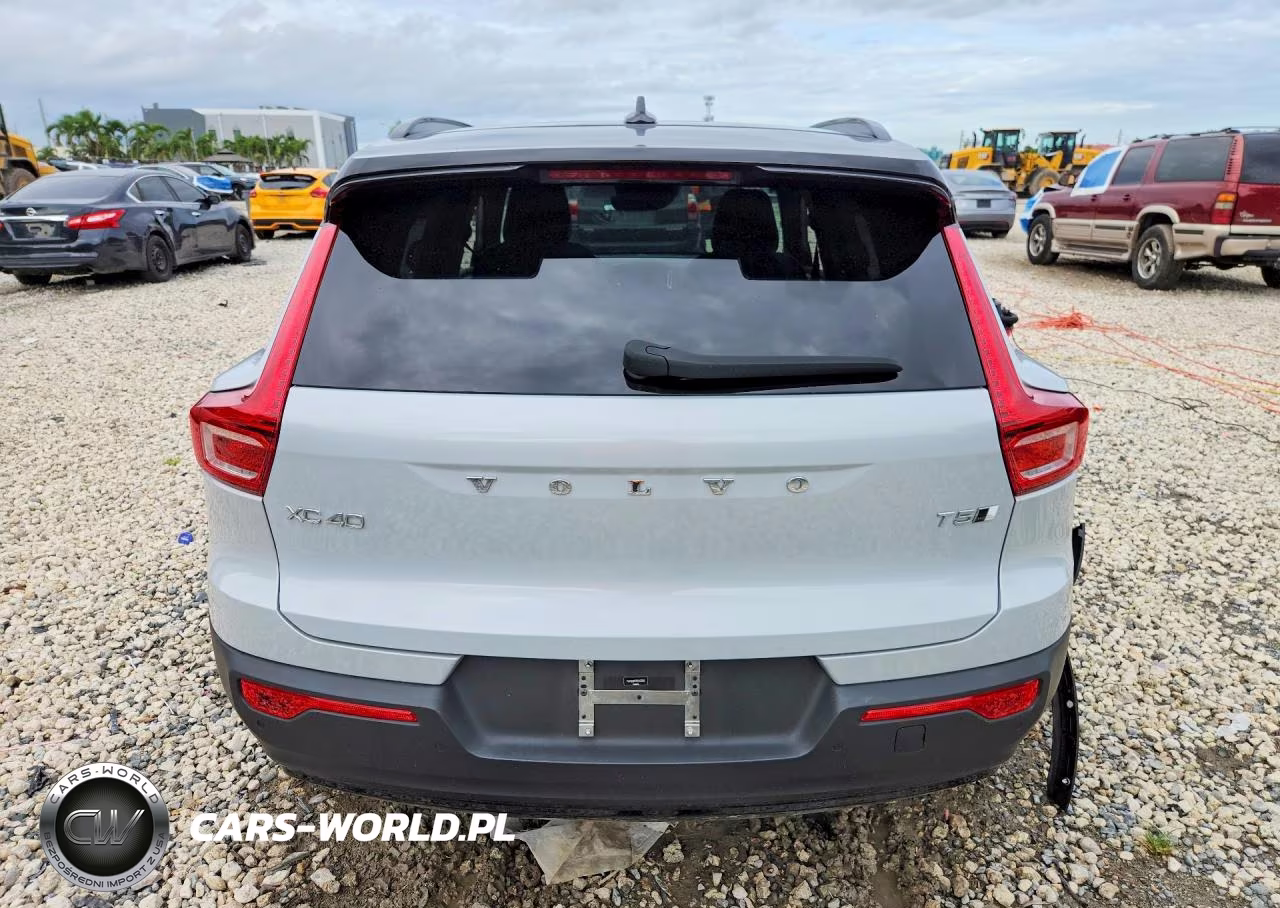 2021 Volvo Xc40 T5 R-Design VIN:YV4162UM7M2482856 - 6