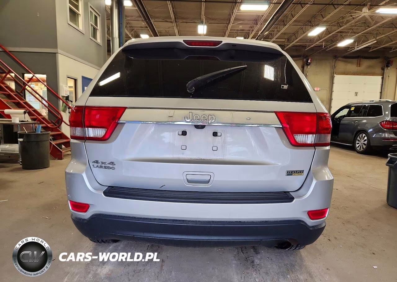 2011 Jeep Grand Cherokee Laredo VIN:1J4RR4GG1BC640205 - 6