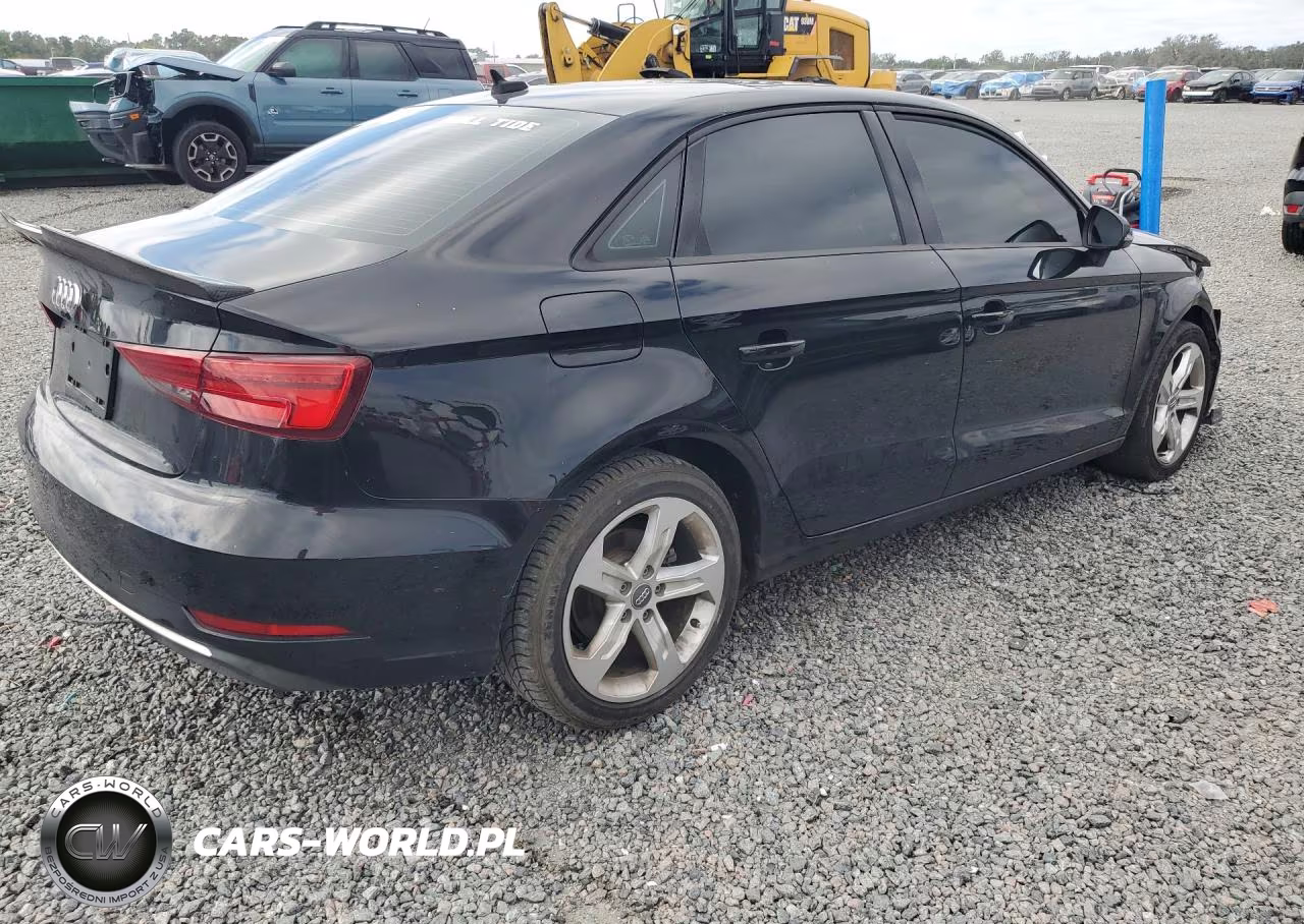 2018 Audi A3 Premium VIN:WAUAUHFF5J1056088 - 3