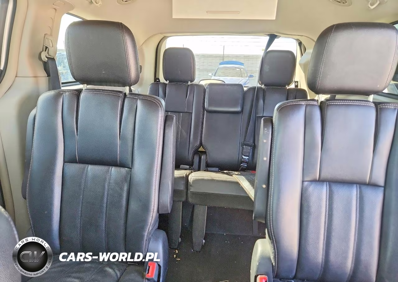 2012 Chrysler Town & Country Touring VIN:2C4RC1BG4CR289098 - 10