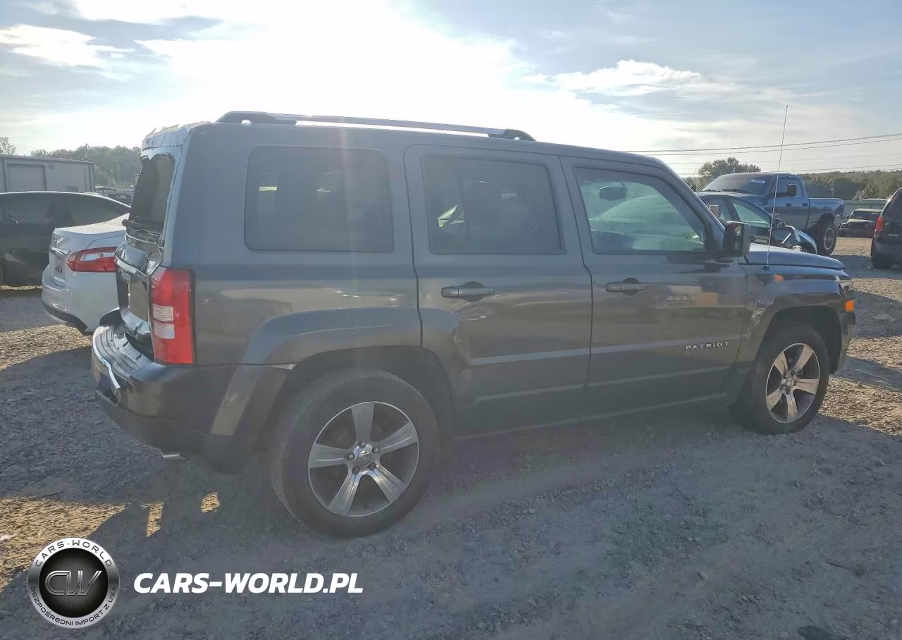 2016 Jeep Patriot Latitude VIN:1C4NJPFA2GD682099 - 3