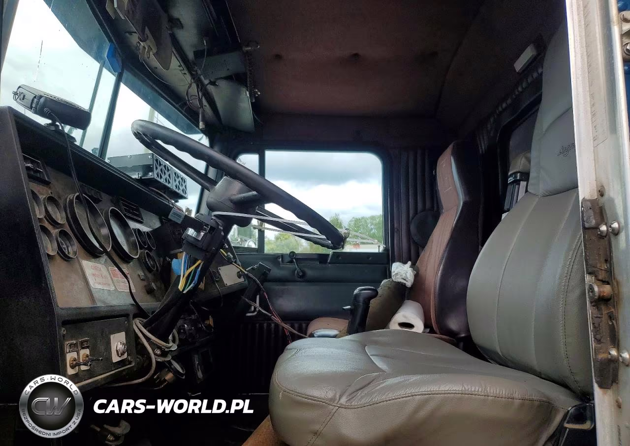 1996 Kenworth Construction T800 VIN:1NKDL59X4TJ725359 - 7