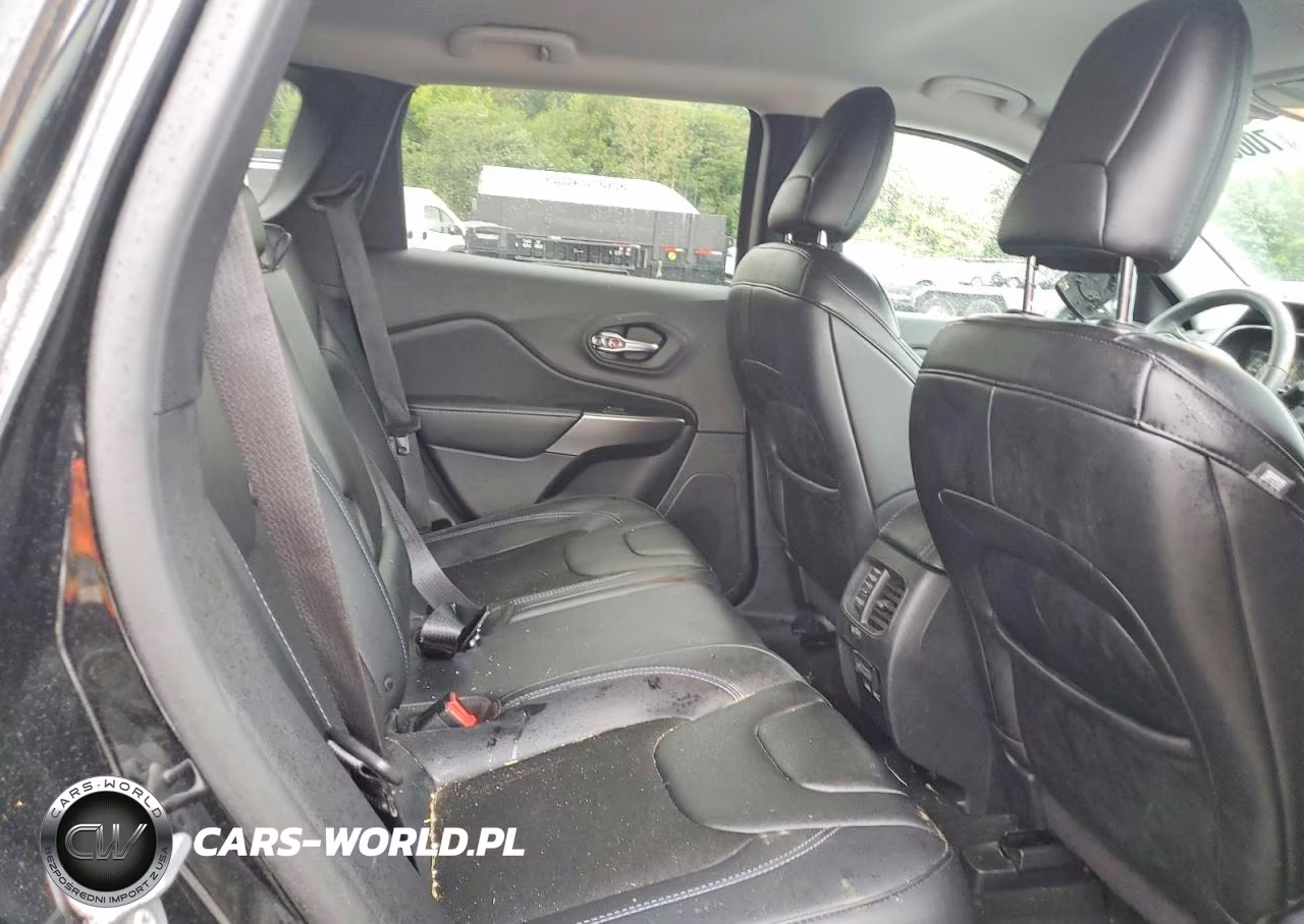 2019 Jeep Cherokee Latitude Plus VIN:1C4PJMLX3KD447672 - 10