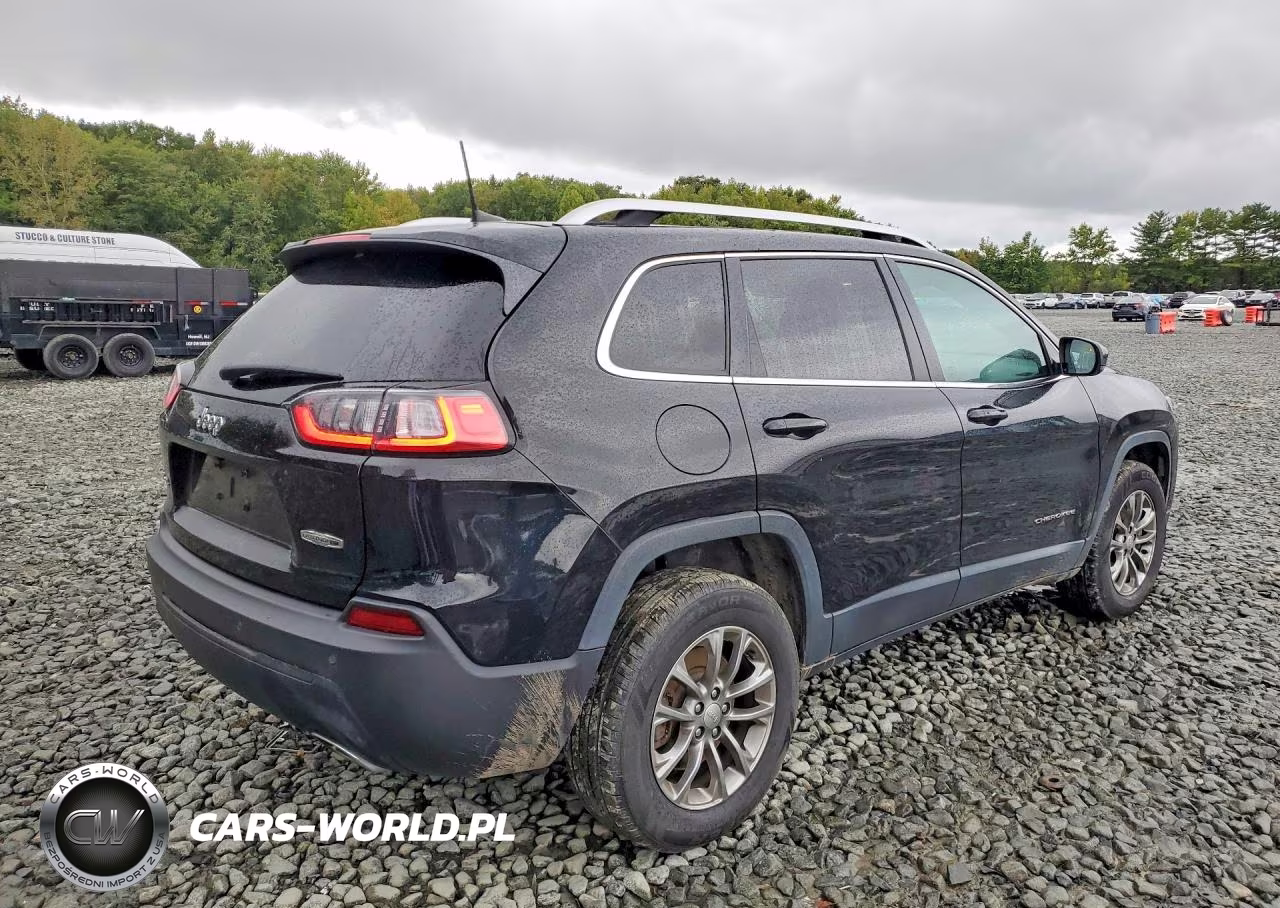 2019 Jeep Cherokee Latitude Plus VIN:1C4PJMLX3KD447672 - 3