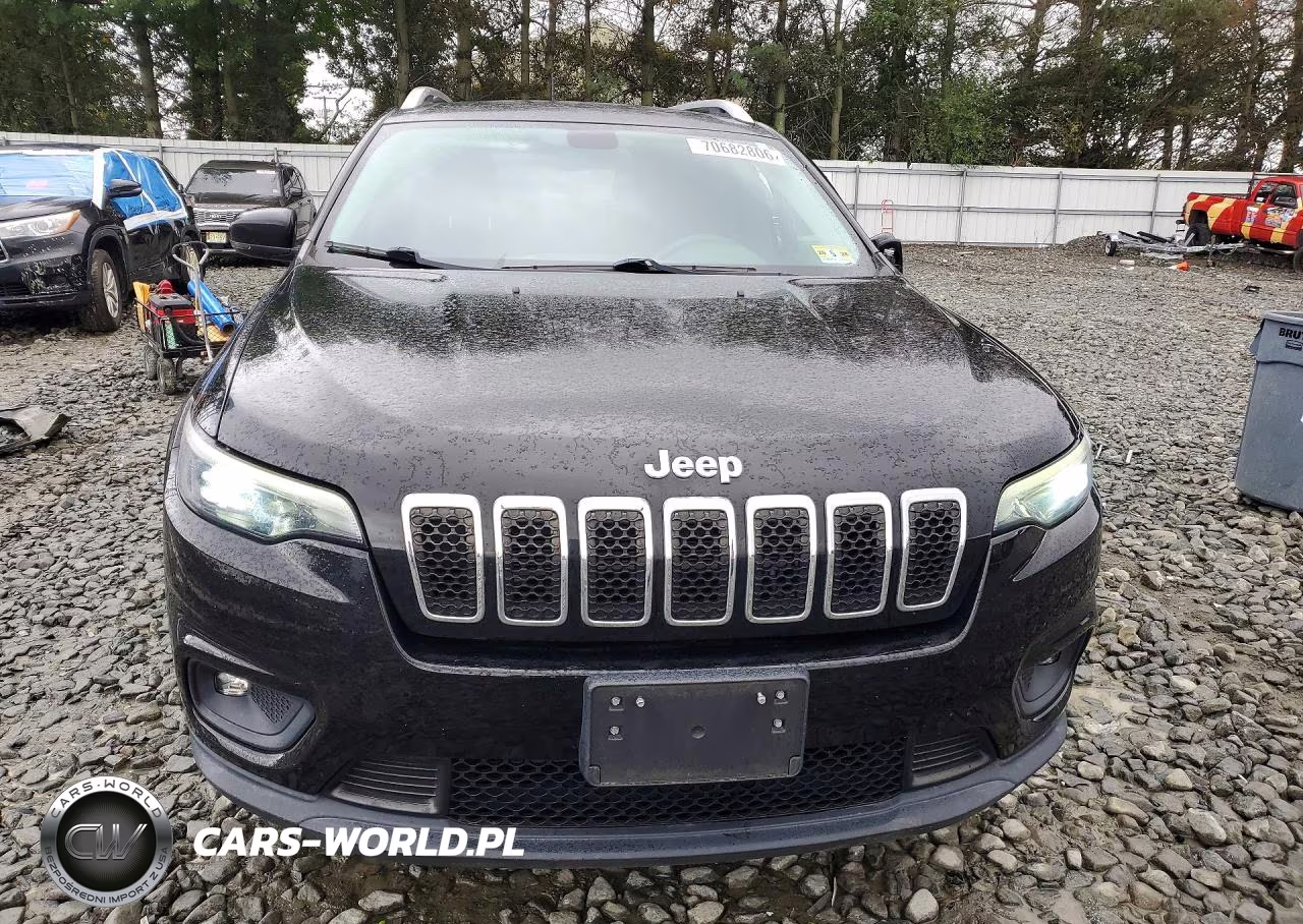 2019 Jeep Cherokee Latitude Plus VIN:1C4PJMLX3KD447672 - 5