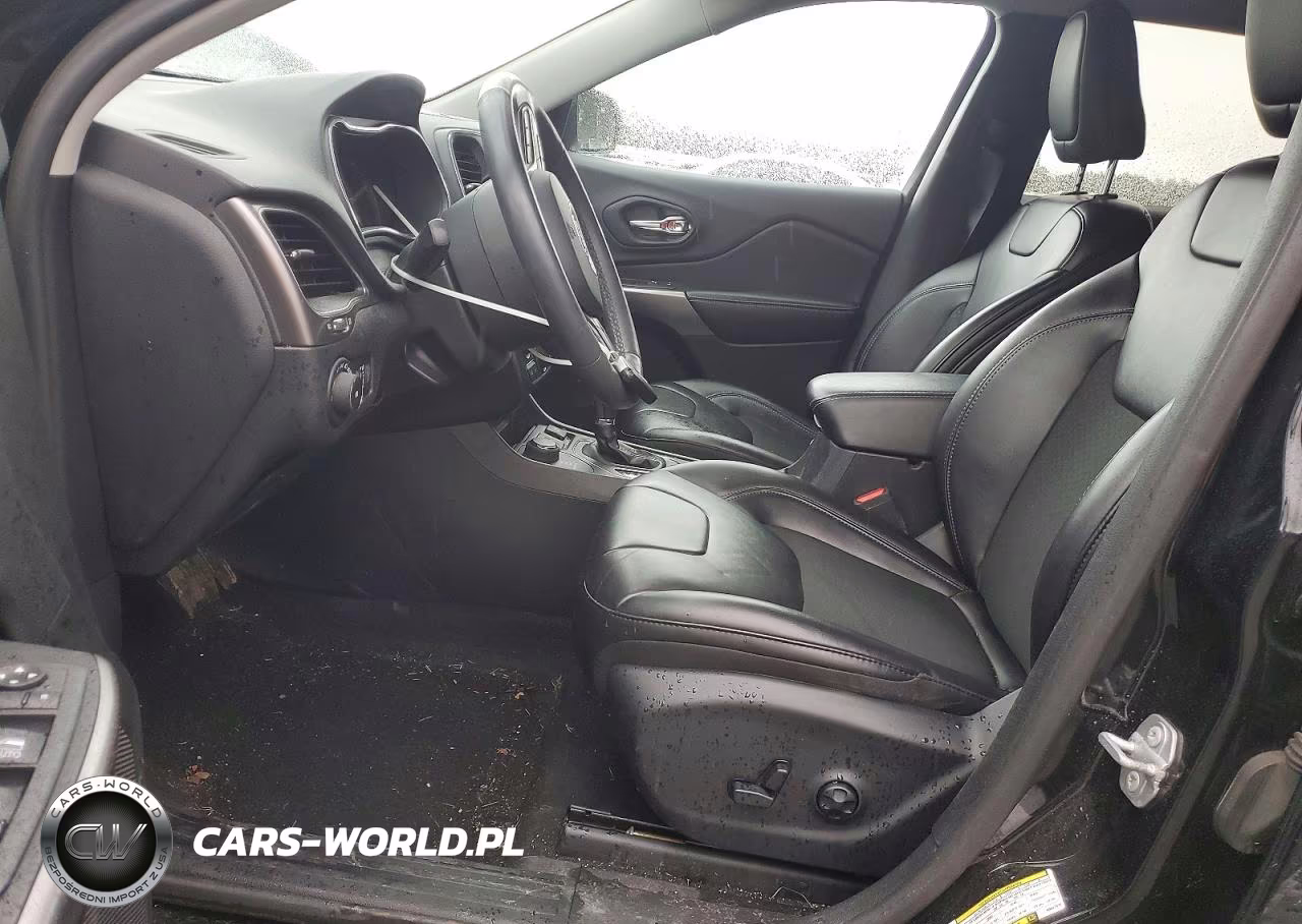 2019 Jeep Cherokee Latitude Plus VIN:1C4PJMLX3KD447672 - 7