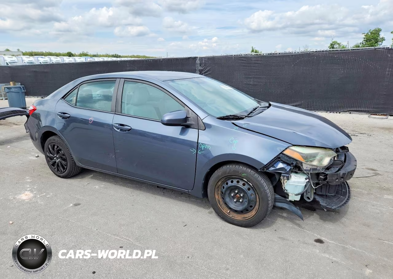 2016 Toyota Corolla Le VIN:2T1BURHE8GC637901 - 4