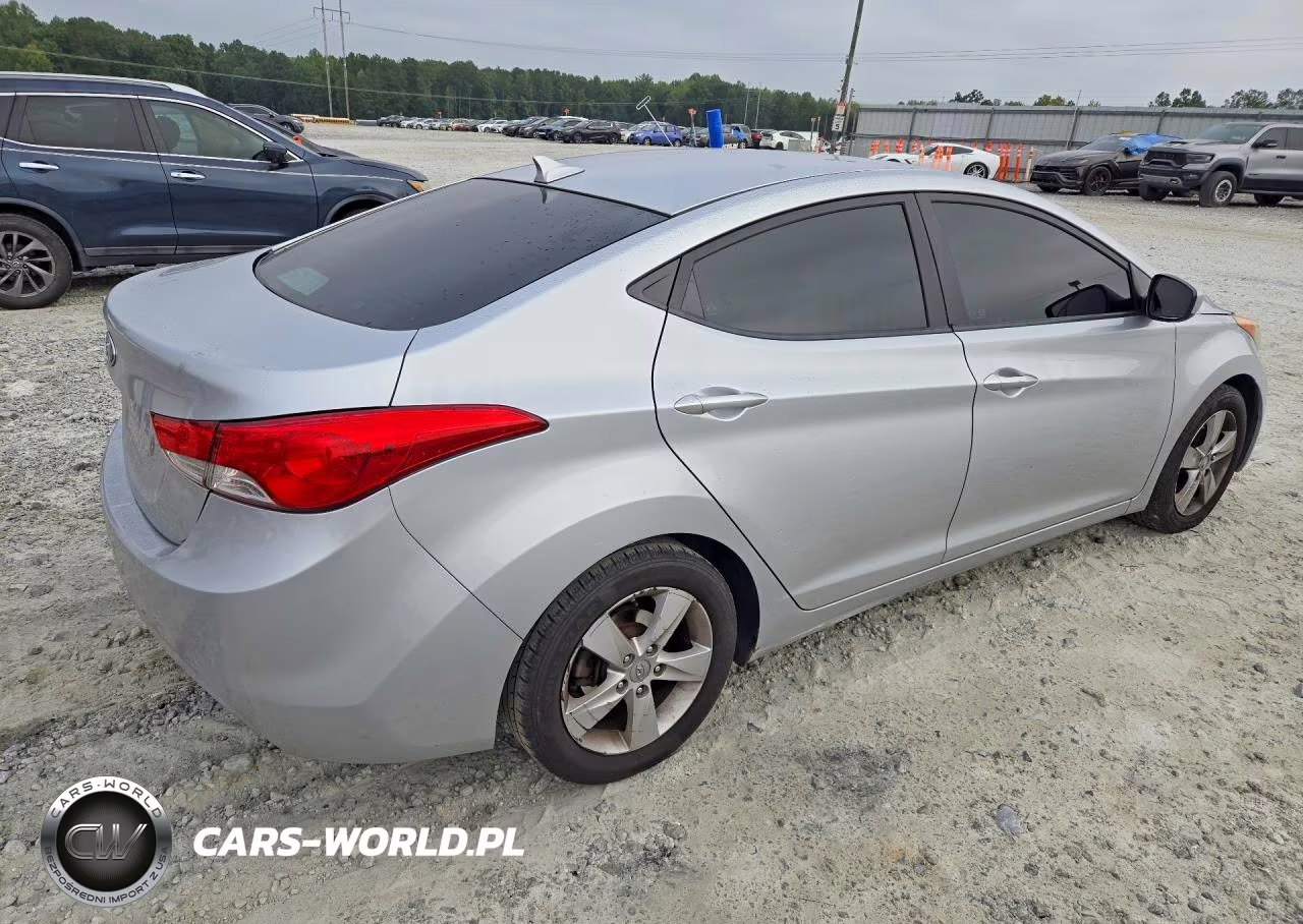 2013 Hyundai Elantra Gls VIN:5NPDH4AE8DH356619 - 3