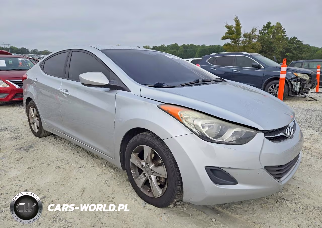 2013 Hyundai Elantra Gls VIN:5NPDH4AE8DH356619 - 4