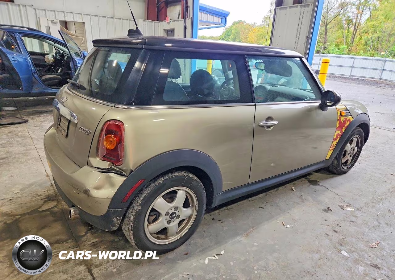 2010 Mini Cooper VIN:WMWMF3C53ATU79195 - 3