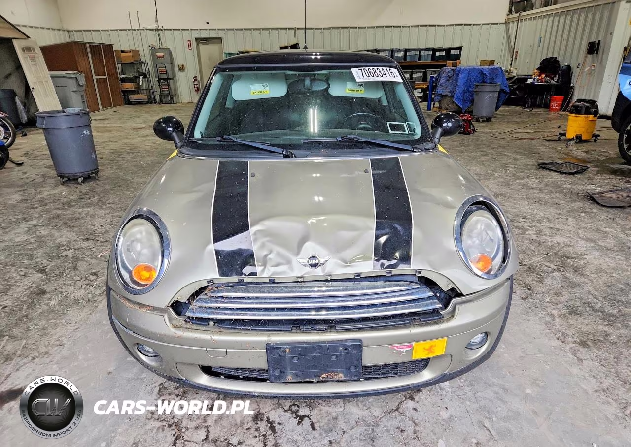 2010 Mini Cooper VIN:WMWMF3C53ATU79195 - 5