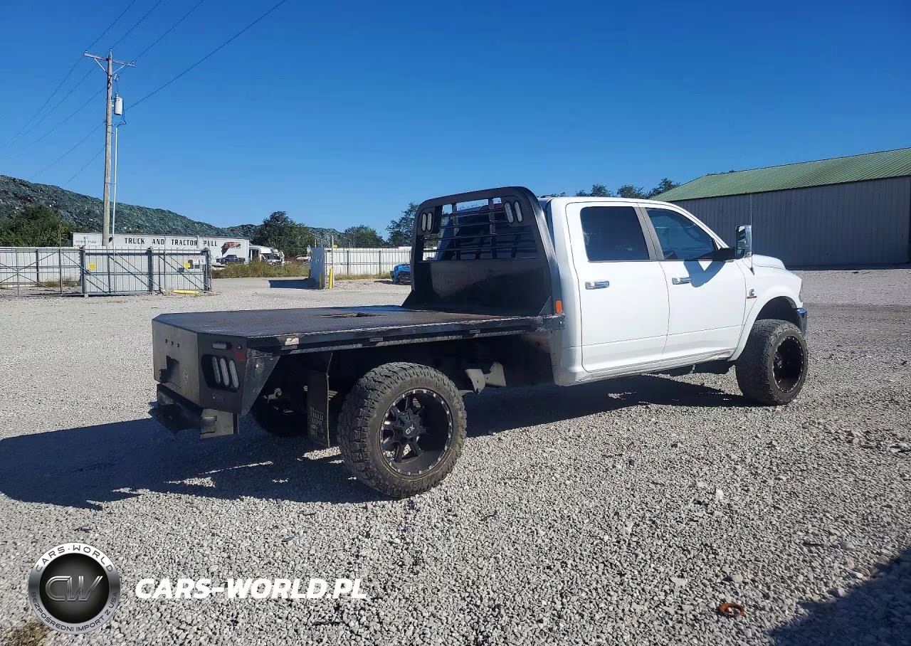 2018 Ram 3500 Laramie VIN:3C63R3JL2JG335567 - 3