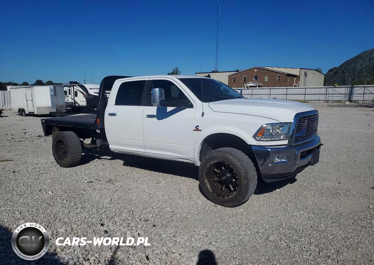 2018 Ram 3500 Laramie VIN:3C63R3JL2JG335567 - 4