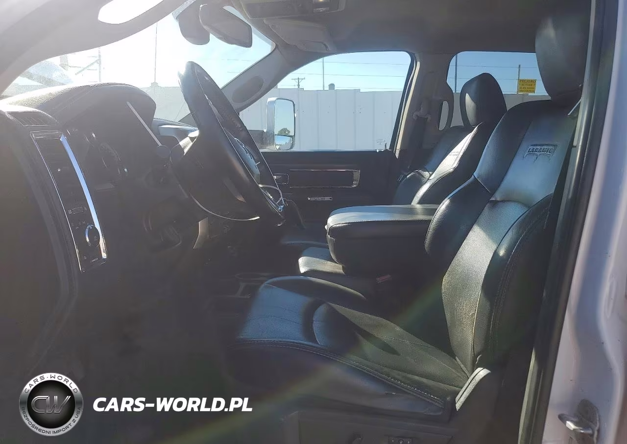 2018 Ram 3500 Laramie VIN:3C63R3JL2JG335567 - 7