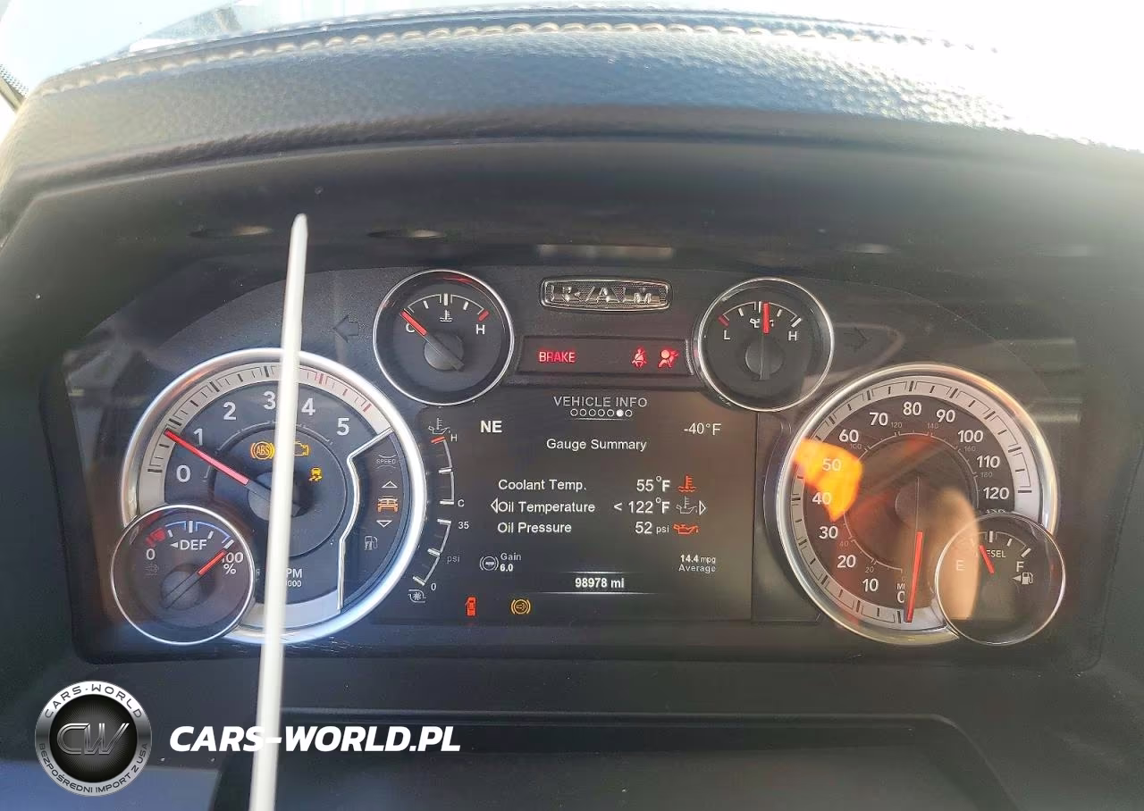 2018 Ram 3500 Laramie VIN:3C63R3JL2JG335567 - 9