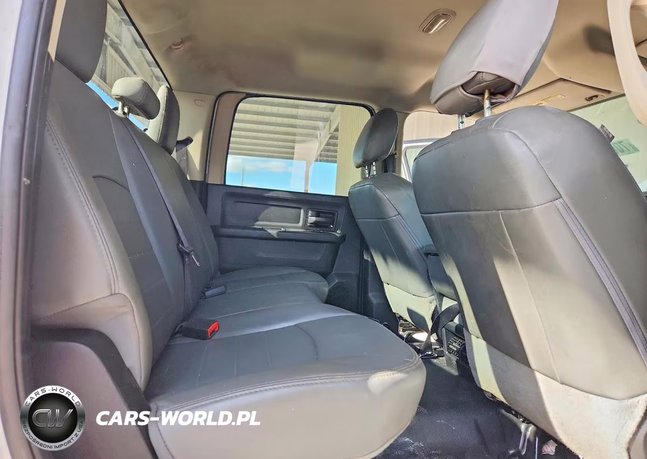 2019 Ram 1500 Classic Tradesman VIN:3C6RR6KG9KG643107 - 10