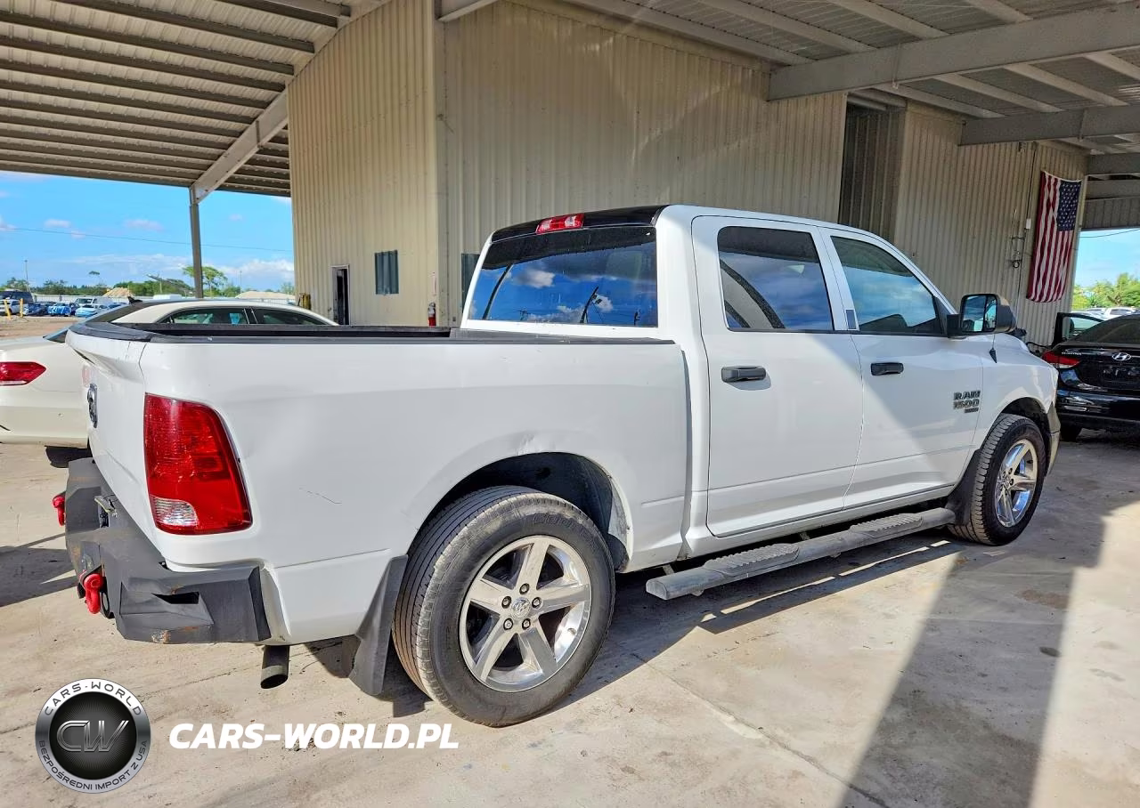2019 Ram 1500 Classic Tradesman VIN:3C6RR6KG9KG643107 - 3