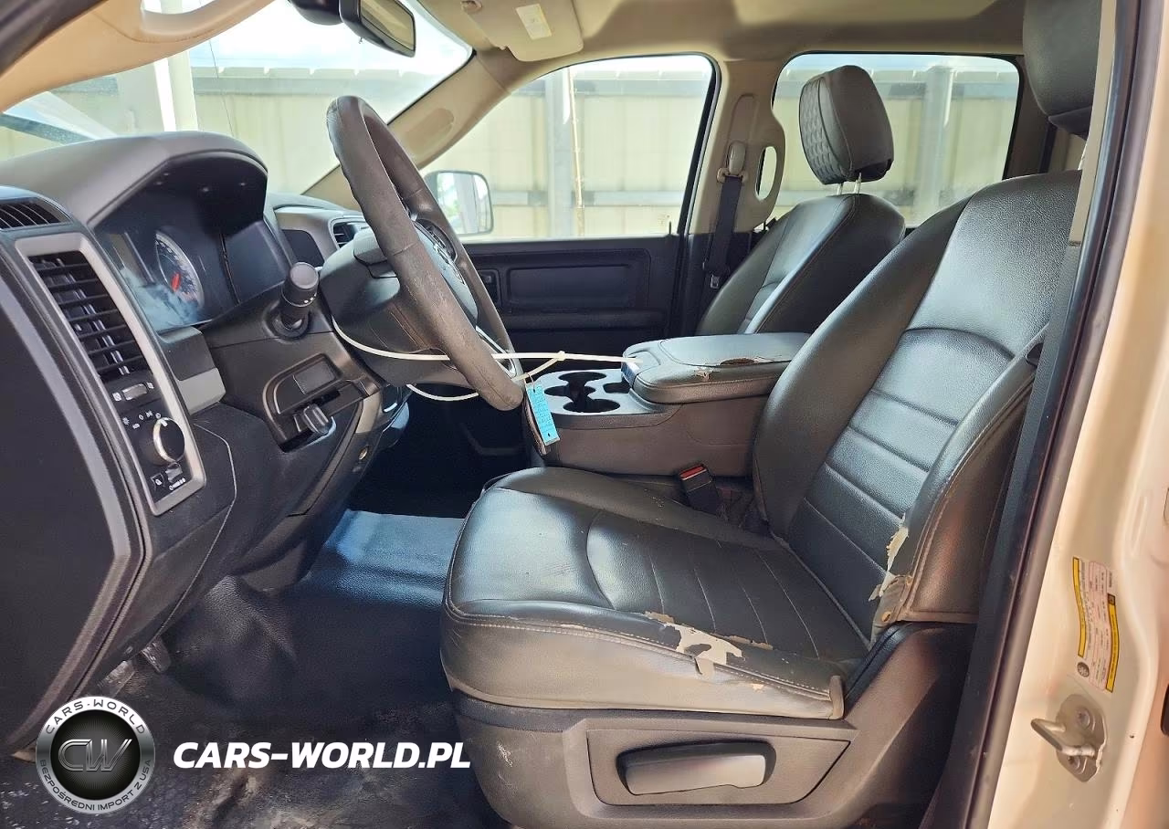 2019 Ram 1500 Classic Tradesman VIN:3C6RR6KG9KG643107 - 7