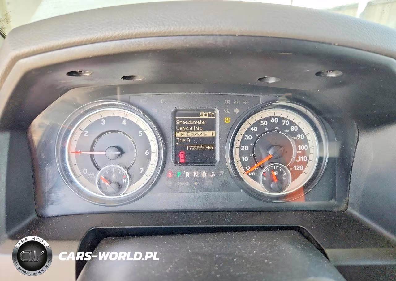 2019 Ram 1500 Classic Tradesman VIN:3C6RR6KG9KG643107 - 9