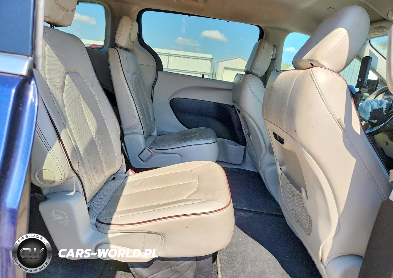 2017 Chrysler Pacifica Limited VIN:2C4RC1GG4HR803905 - 11