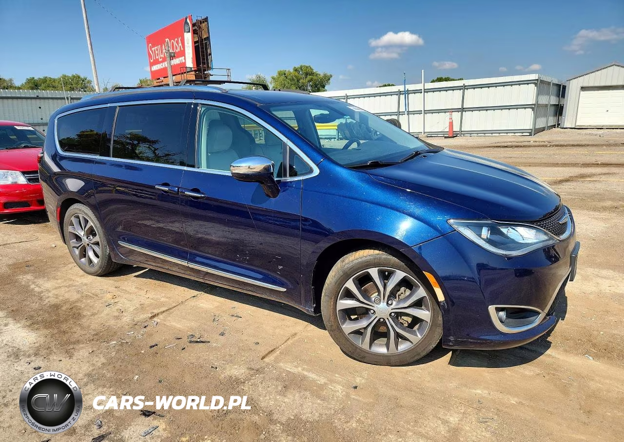 2017 Chrysler Pacifica Limited VIN:2C4RC1GG4HR803905 - 4