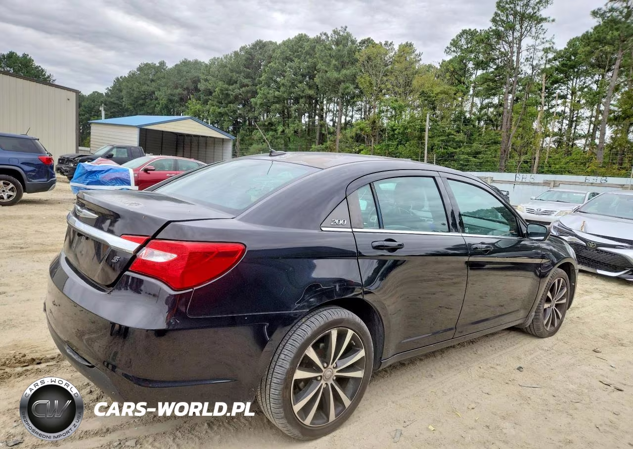 2013 Chrysler 200 Limited VIN:1C3CCBCG7DN743860 - 3
