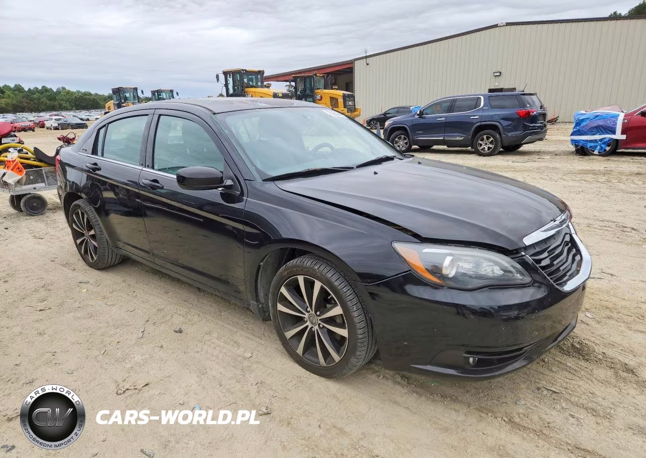 2013 Chrysler 200 Limited VIN:1C3CCBCG7DN743860 - 4
