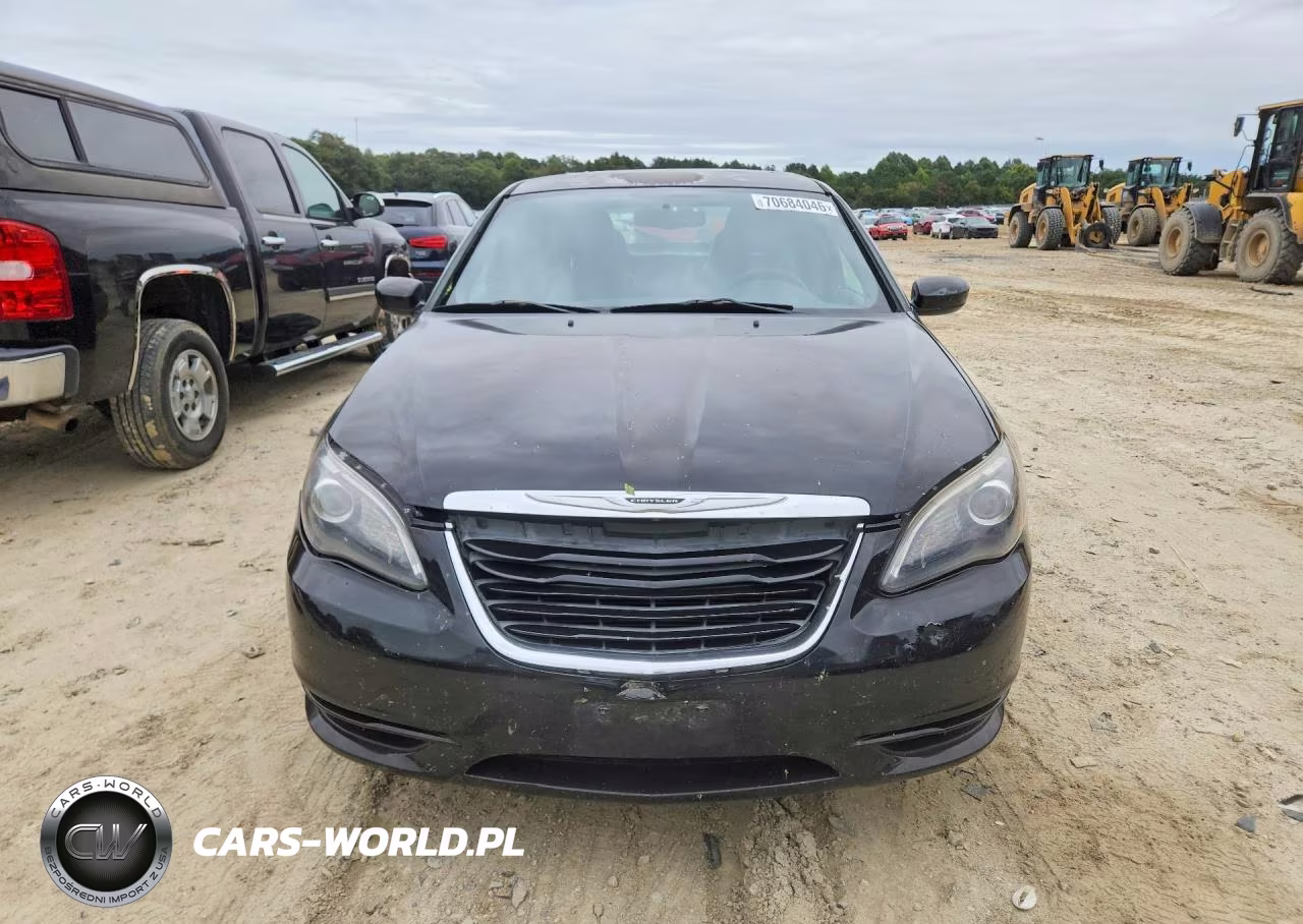 2013 Chrysler 200 Limited VIN:1C3CCBCG7DN743860 - 5