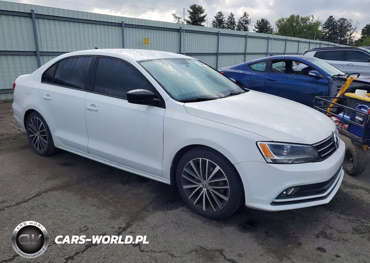 2016 Volkswagen Jetta Sport VIN:3VWD17AJ6GM361090 - 4