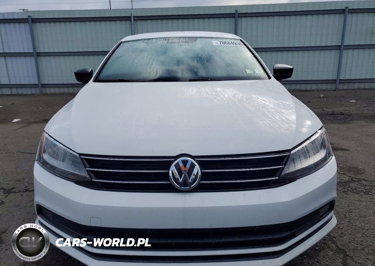 2016 Volkswagen Jetta Sport VIN:3VWD17AJ6GM361090 - 5