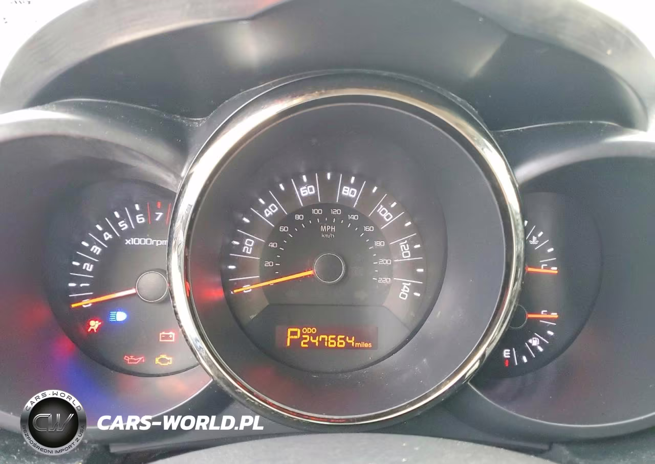 2011 Kia Soul + VIN:KNDJT2A20B7254843 - 9