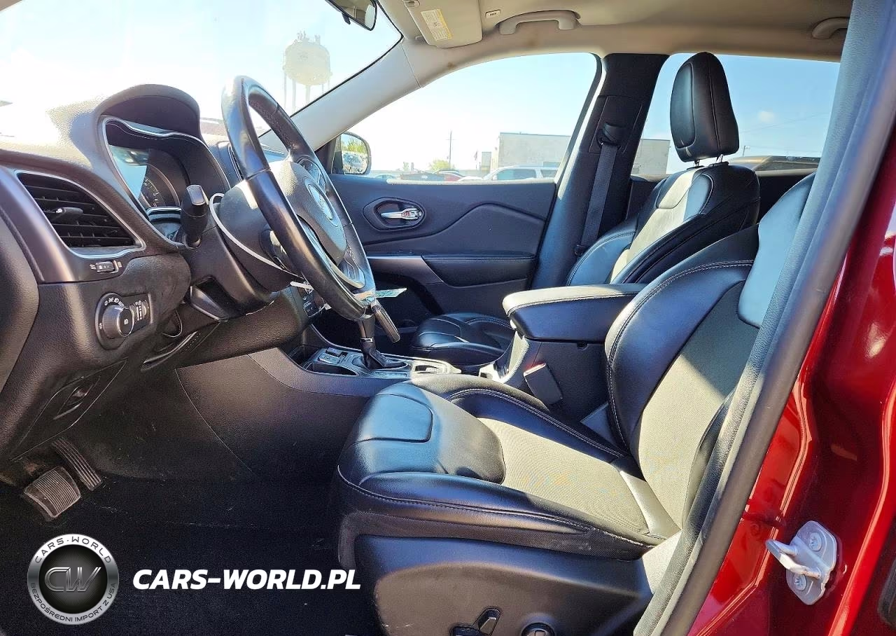 2019 Jeep Cherokee Latitude Plus VIN:1C4PJLLB7KD384221 - 7