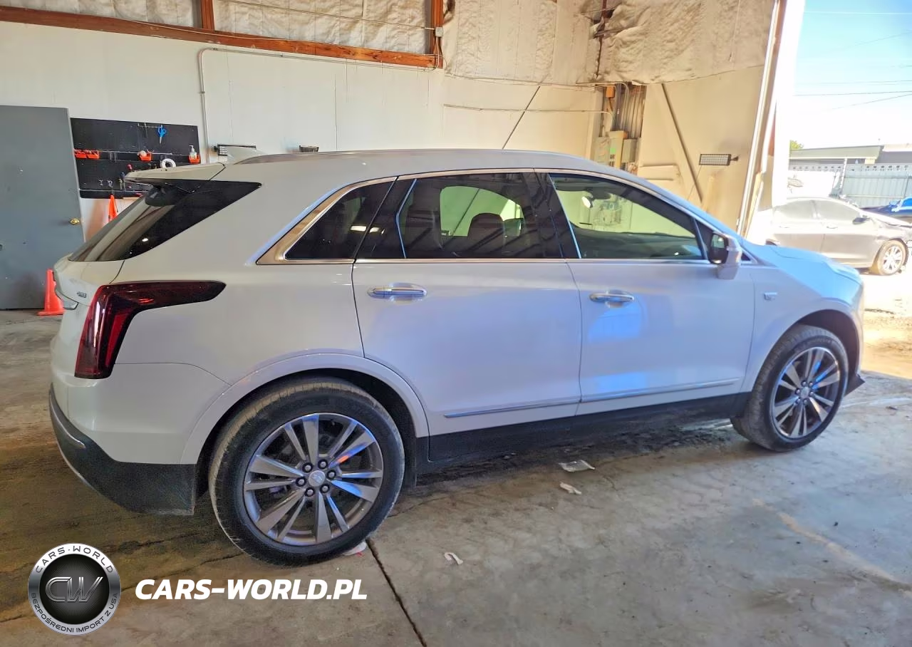 2025 Cadillac Xt5 Premium Luxury VIN:1GYKNCRSXSZ122504 - 3