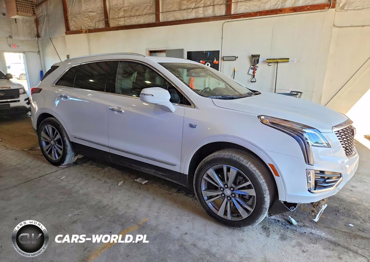 2025 Cadillac Xt5 Premium Luxury VIN:1GYKNCRSXSZ122504 - 4
