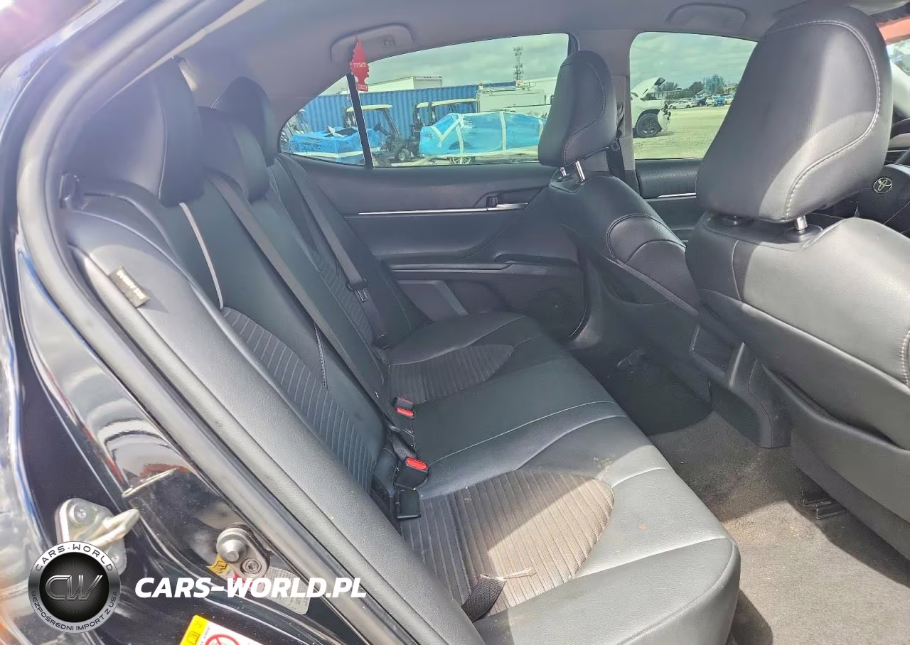 2018 Toyota Camry Se VIN:4T1B11HK9JU592862 - 10