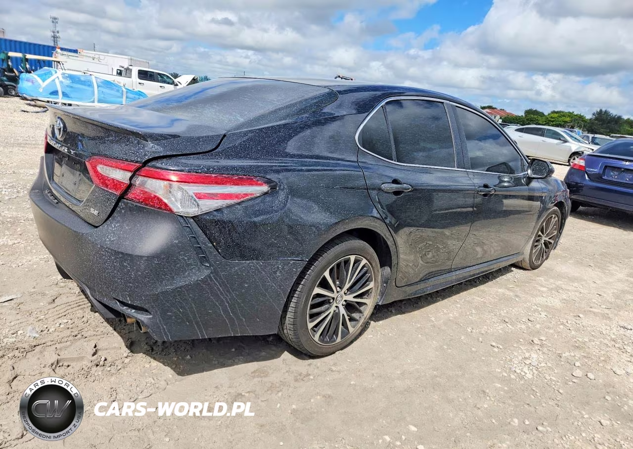 2018 Toyota Camry Se VIN:4T1B11HK9JU592862 - 3