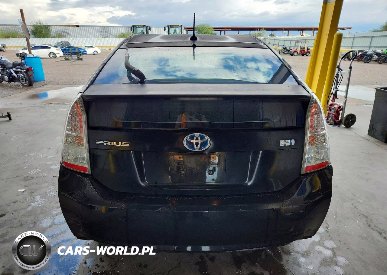 2011 Toyota Prius Two VIN:JTDKN3DU7B1410655 - 6
