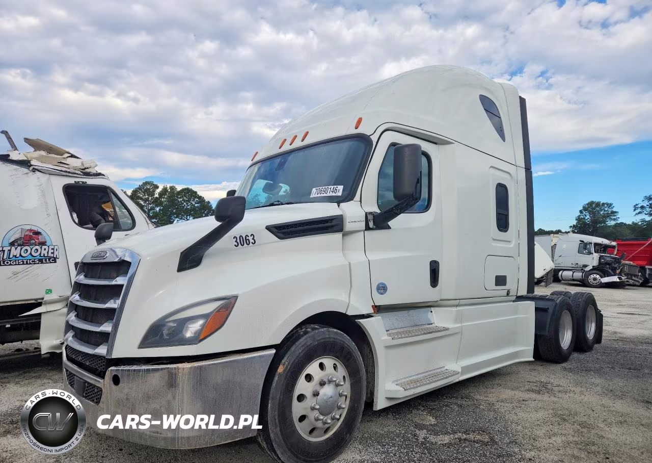 2020 Freightliner Cascadia 126