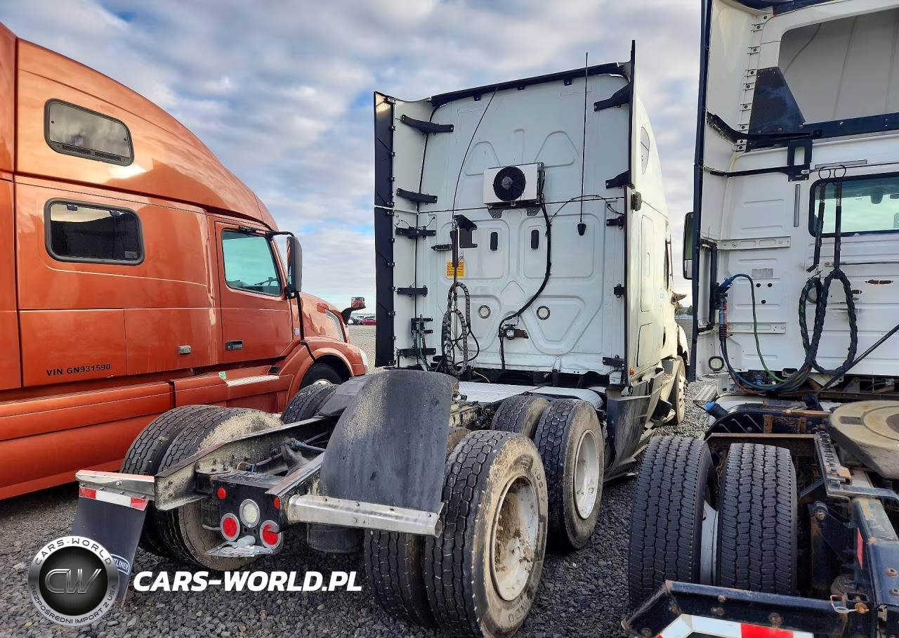 2020 Freightliner Cascadia 126 Semi Truck VIN:3AKJHHDR3LSLK2765 - 3