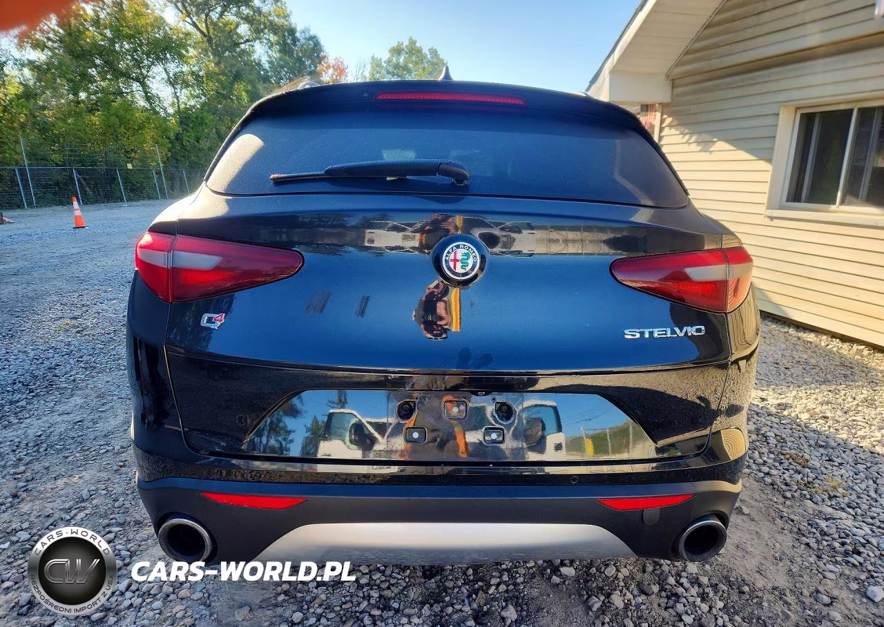 2018 Alfa Romeo Stelvio Ti Sport VIN:ZASFAKNN8J7B86202 - 6