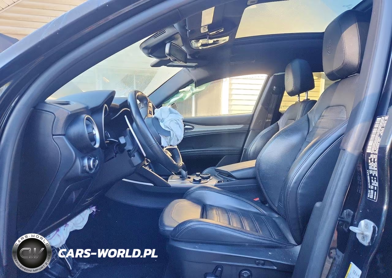 2018 Alfa Romeo Stelvio Ti Sport VIN:ZASFAKNN8J7B86202 - 7