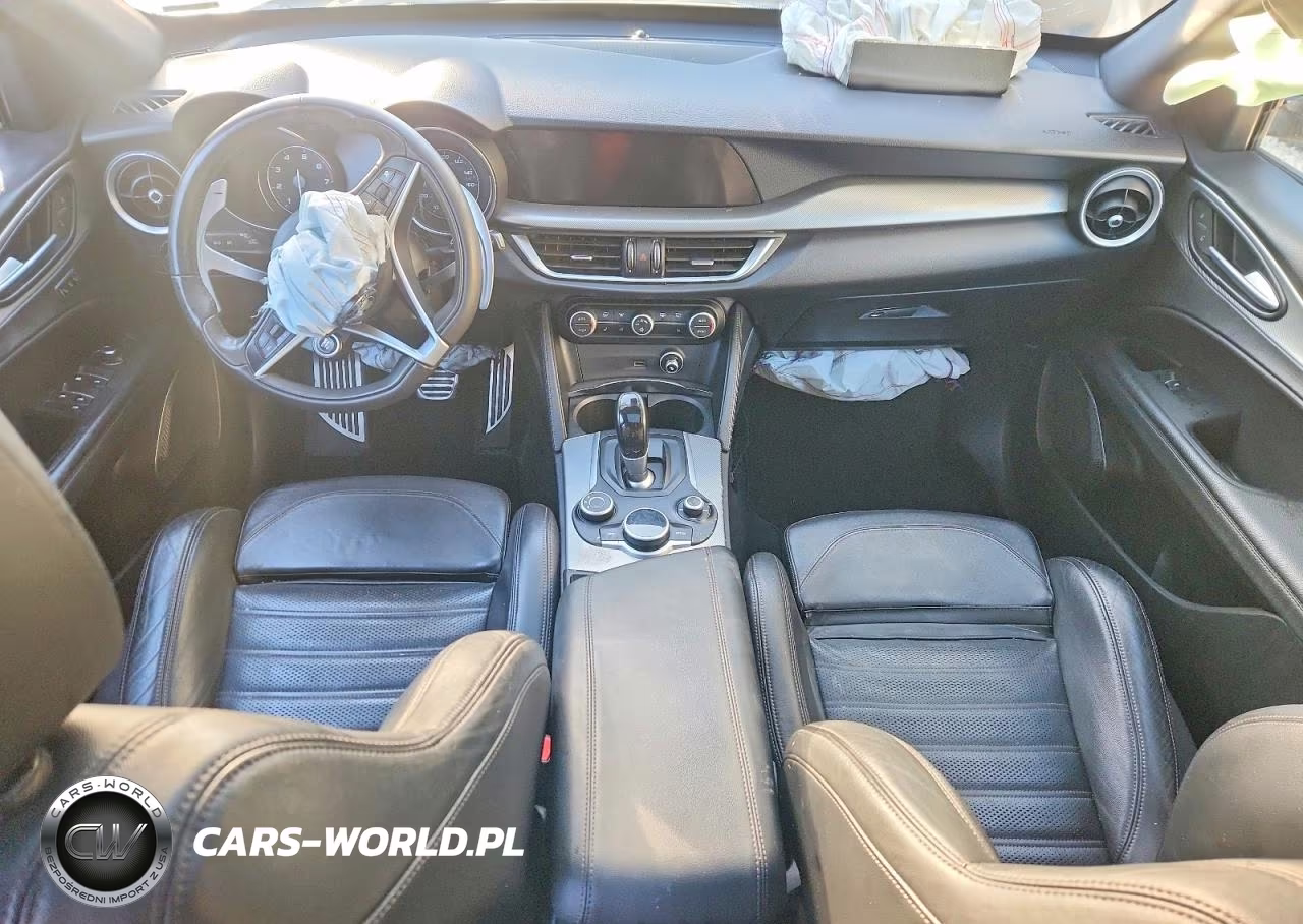 2018 Alfa Romeo Stelvio Ti Sport VIN:ZASFAKNN8J7B86202 - 8
