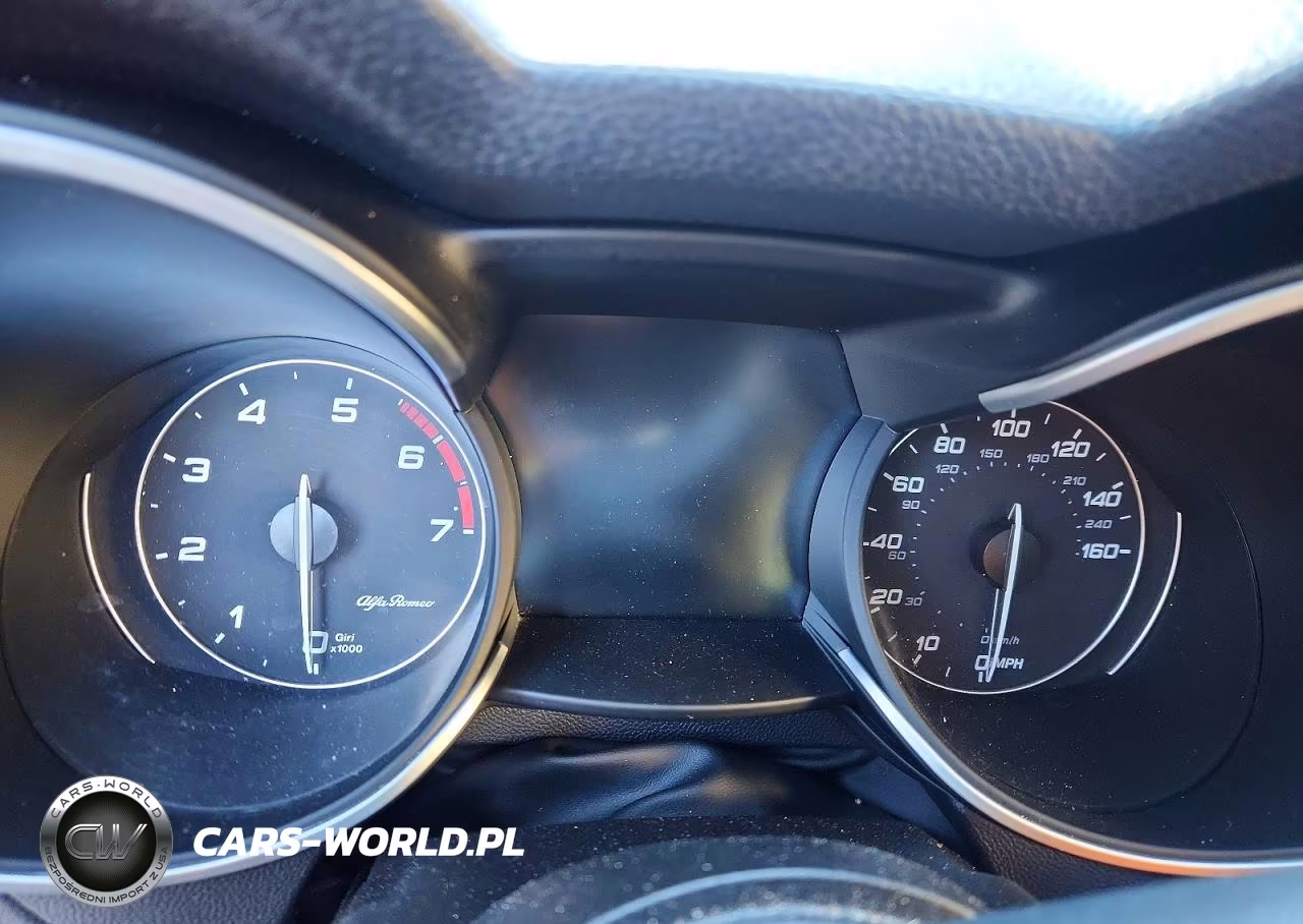 2018 Alfa Romeo Stelvio Ti Sport VIN:ZASFAKNN8J7B86202 - 9