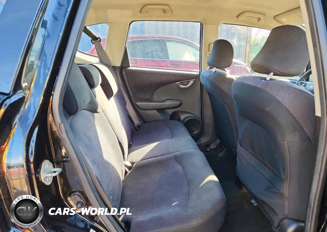 2013 Honda Fit Sport VIN:JHMGE8H53DC039294 - 11