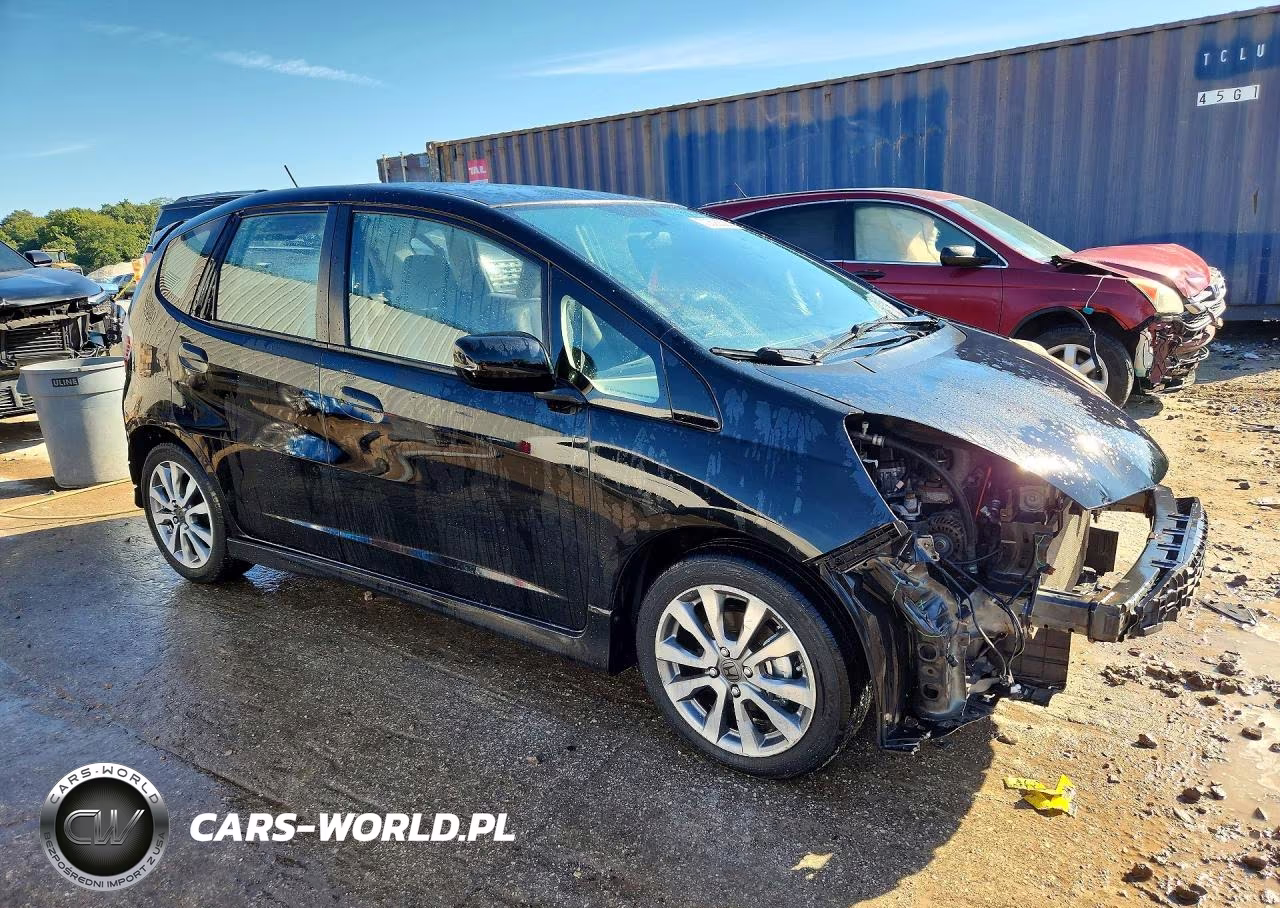 2013 Honda Fit Sport VIN:JHMGE8H53DC039294 - 4