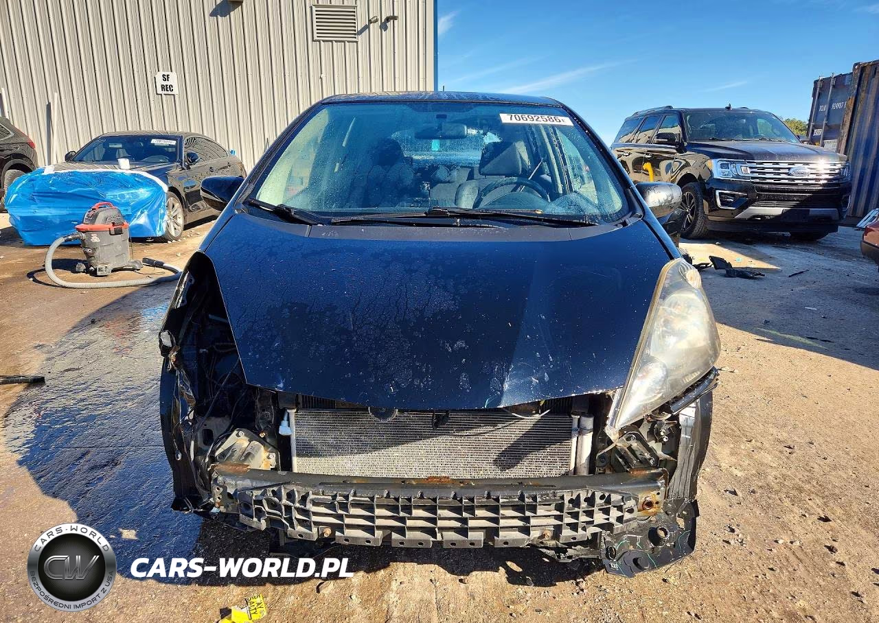 2013 Honda Fit Sport VIN:JHMGE8H53DC039294 - 5