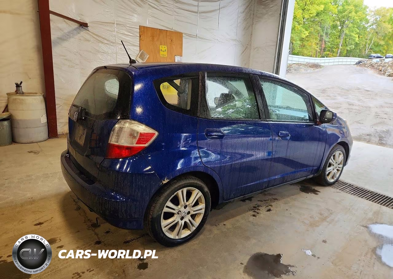 2013 Honda Fit VIN:JHMGE8G30DC014904 - 3
