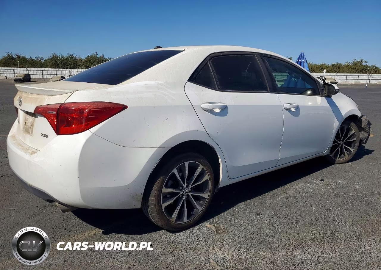 2018 Toyota Corolla Xse VIN:2T1BURHE7JC044408 - 3