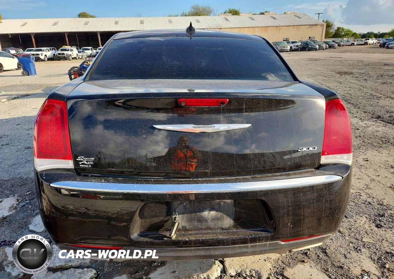 2017 Chrysler 300 Limited VIN:2C3CCAAG2HH582510 - 6